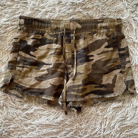NWT Express Camo Linen Bland Shorts Frayed Hem Pull On - Picture 6 of 9